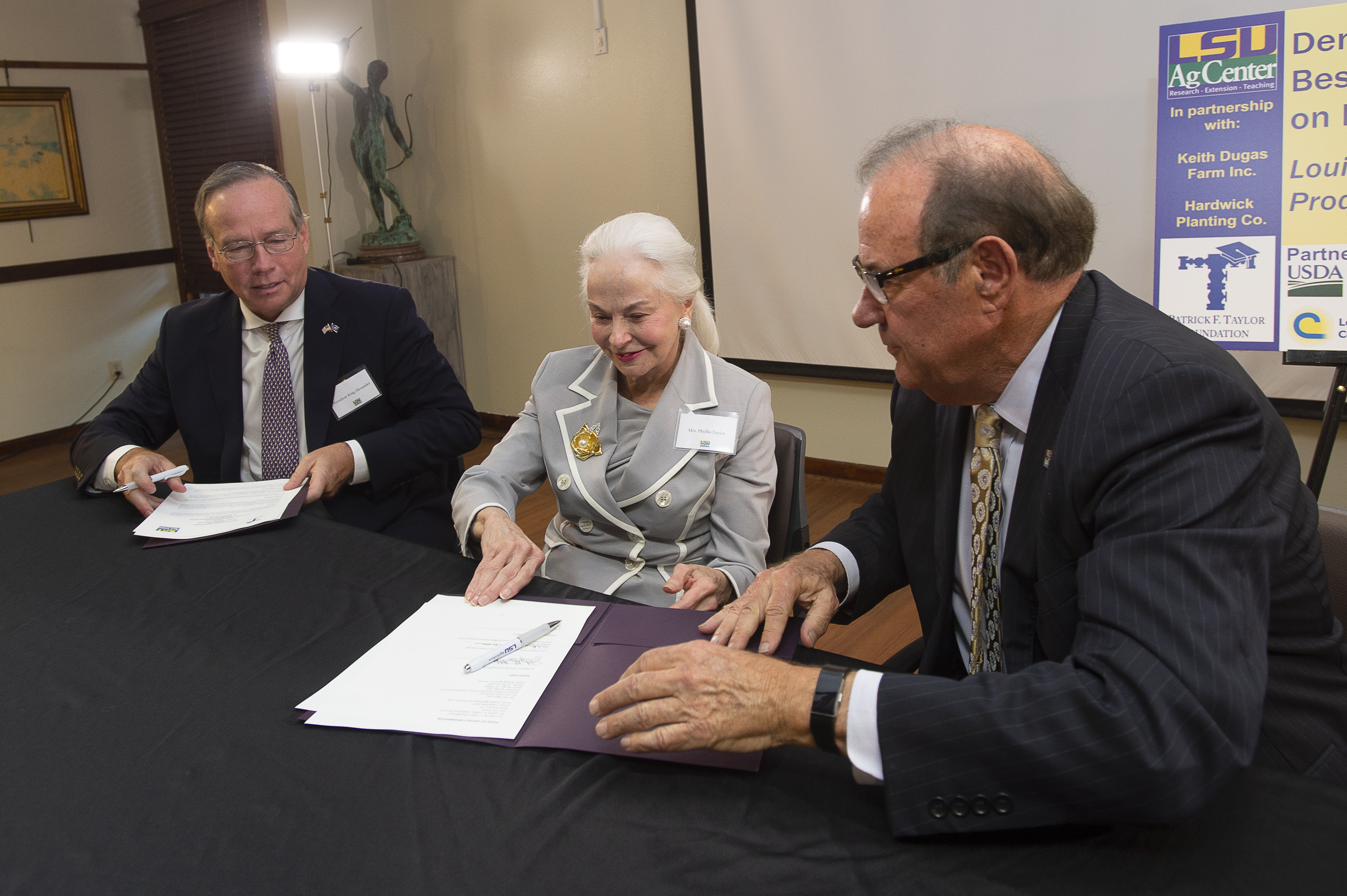 LSU AgCenter receives $1.4 million from Patrick F. Taylor Foundation for nutrient runoff research